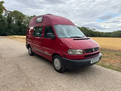 Used VW T4 88 HP (64 kW) 2003 Red Van