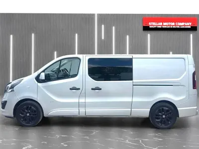 Używany Vauxhall Vivaro Sportive 120 KM (88 kW) 2016 Srebrny