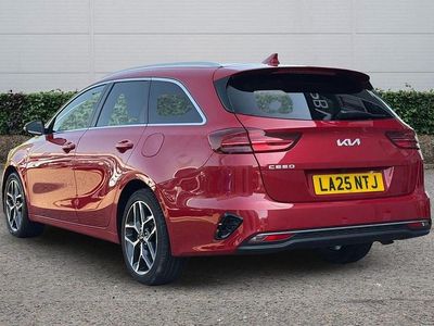 Used Kia Ceed 138 HP (101 kW) 2025 Red Hatchback