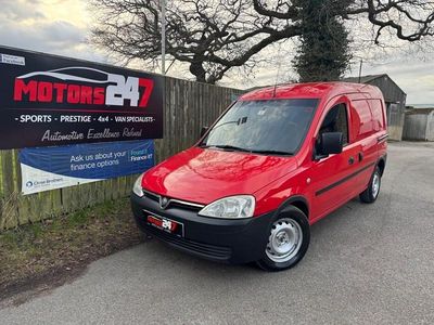 Used Vauxhall Combo 75 HP (55 kW) 2011 Red MPV