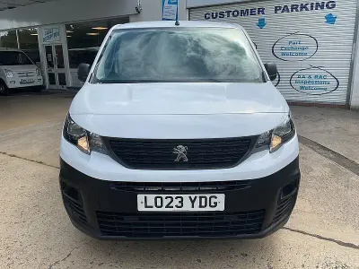 Used Peugeot Partner Premium 131 HP (96 kW) 2023 White MPV