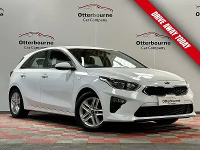 Begagnad Kia Ceed 118 HK (86 kW) 2019 Vit Halvkombi