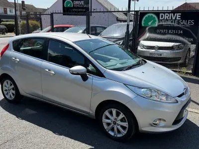 Used Ford Fiesta Zetec 2010 Silver Hatchback