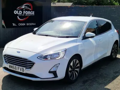 Used Ford Focus Zetec 125 HP (91 kW) 2018 White Hatchback