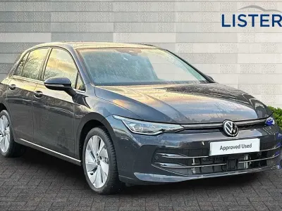 Begagnad VW Golf VIII Style 204 HK (150 kW) 2025 Grå Halvkombi