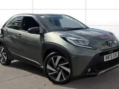 Used Toyota Aygo X 72 HP (52 kW) 2022 Green SUV