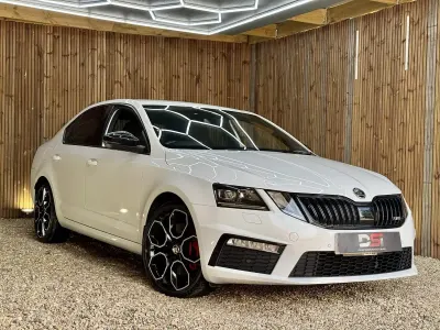Used Skoda Octavia vRS 2018 White Hatchback