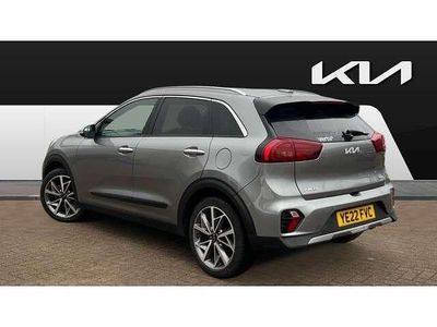 Usado Kia Niro 141 HP (103 kW) 2022 Cinzento SUV