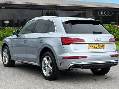 Używany Audi Q5 S-Line 204 KM (150 kW) 2023 Srebrny SUV