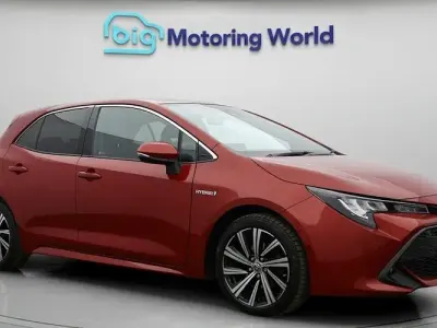 Used Toyota Corolla Design 122 HP (89 kW) 2021 Red Hatchback