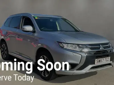 Używany Mitsubishi Outlander P-HEV 2017 Srebrny SUV