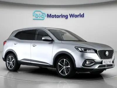 Używany MG HS 2023 Srebrny SUV
