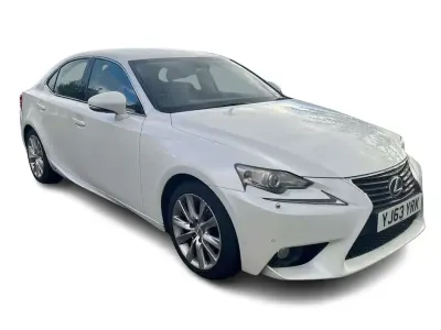Used Lexus IS300h Luxury Line 223 HP (164 kW) 2013 White Sedan