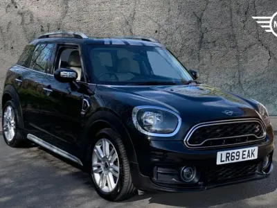 Käytetty Mini Cooper S Countryman Exclusive 189 HP (139 kW) 2019 Musta Katumaasturi