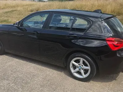 Used BMW 118 Comfort Edition 2017 Metallic black Hatchback