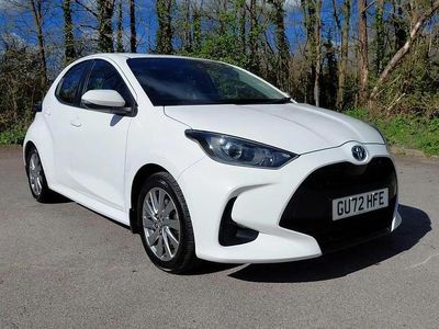 Used Toyota Yaris Hybrid 113 HP (83 kW) 2022 White Hatchback