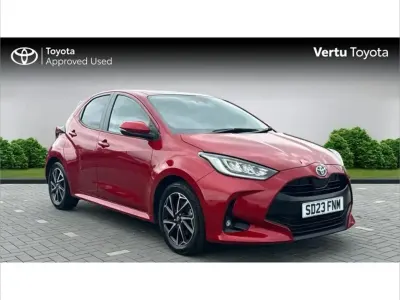 Used Toyota Yaris Design 116 HP (85 kW) 2023 Red Hatchback