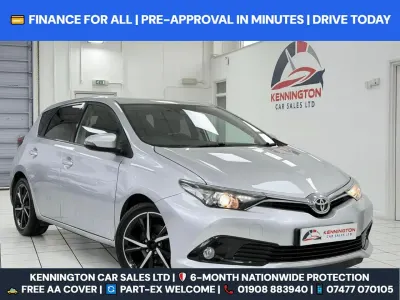 Used Toyota Auris Design 112 HP (82 kW) 2017 Silver Hatchback