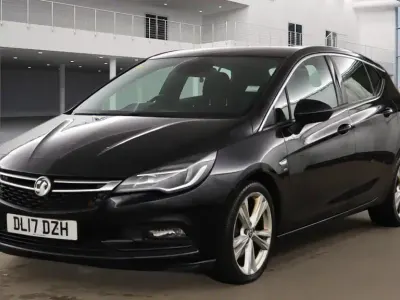 Second-hand Vauxhall Astra SRi 136 CP (100 kW) 2017 Negru Hatchback