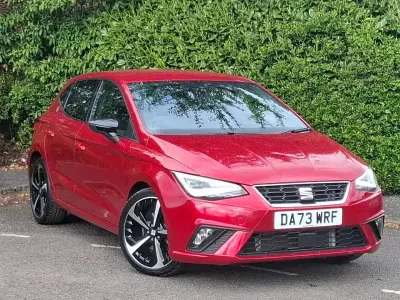 Begagnad Seat Ibiza FR Sport 110 HK (80 kW) 2023 Röd Halvkombi