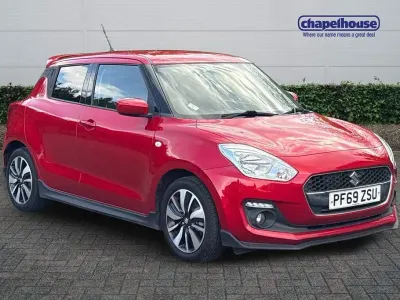 Begagnad Suzuki Swift 2020 Röd Halvkombi