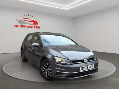 Usado VW Golf VII SE 115 HP (84 kW) 2018 Cinzento Citadino