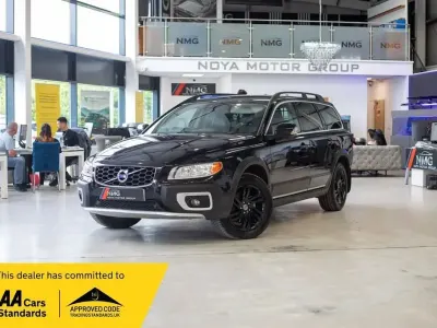 Usado Volvo XC70 SE 215 CV (158 kW) 2012 Negro Familiar