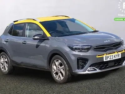 Usado Kia Stonic GT-Line S 120 CV (88 kW) 2023 Gris SUV