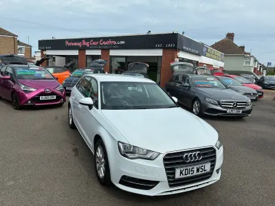 Used Audi A3 Sportback Design 125 HP (91 kW) 2015 White Hatchback