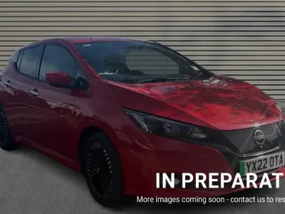 Gebraucht Nissan Leaf N-Connecta 110 kW (150 PS) 2022 Rot Kleinwagen