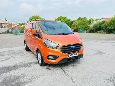 Used Ford Transit Custom Limited 170 HP (125 kW) 2020 Orange Van