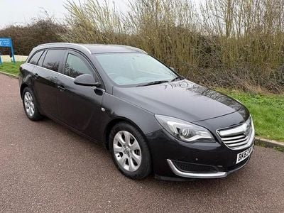 Used Vauxhall Insignia Design Edition 140 HP (102 kW) 2013 Black Estate