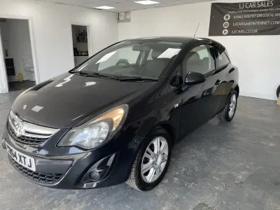 Używany Vauxhall Corsa Excite 2014 Czarny Hatchback