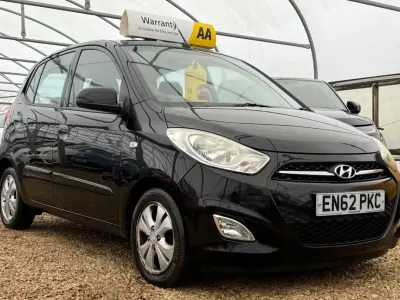 Gebraucht Hyundai i10 Active 85 PS (62 kW) 2013 Schwarz Kleinwagen