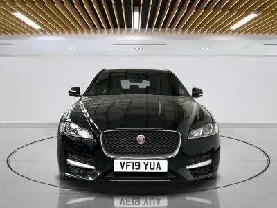 Używany Jaguar XF Sportbrake R-Sport 180 KM (132 kW) 2019 Czarny Kombi