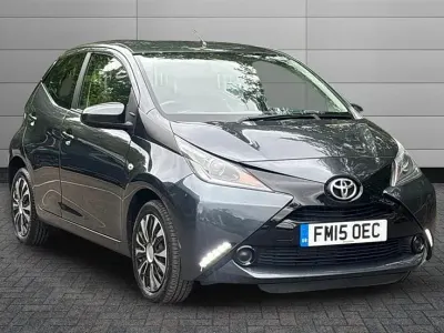Gebraucht Toyota Aygo X-play 68 PS (50 kW) 2015 Grau Kleinwagen