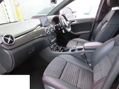Usado Mercedes B200 AMG line 136 HP (100 kW) 2017 Preto Monovolume