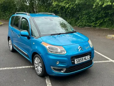 Begagnad Citroën C3 Picasso Exclusive 90 HK (66 kW) 2009 Blå Minibuss
