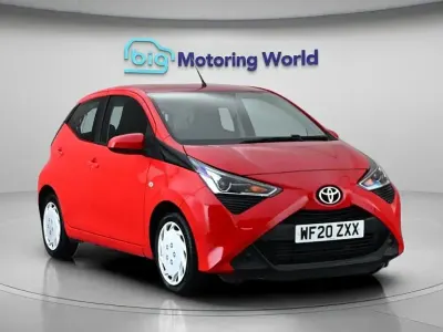 Used Toyota Aygo X-play 72 HP (52 kW) 2020 Red Hatchback