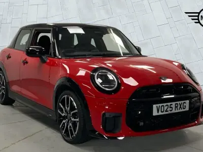 Used Mini Cooper Hatch 113 kW (154 HP) 2025 Red Hatchback