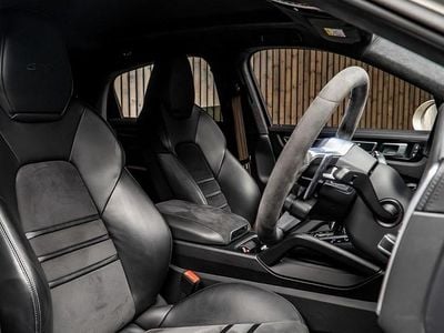 Used Porsche Cayenne 460 HP (338 kW) 2023 Beige SUV