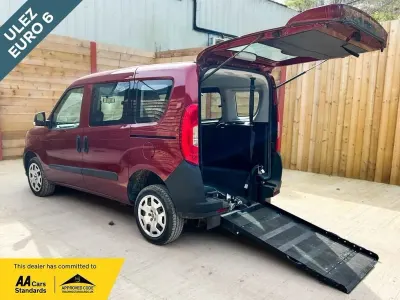 Używany Fiat Doblò Pop 2019 Czerwony Minivan