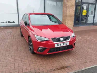 Usado Seat Ibiza FR Sport 115 CV (84 kW) 2025 Rojo Utilitario