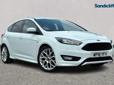 Used Ford Focus ST-Line 140 HP (102 kW) 2017 White Hatchback