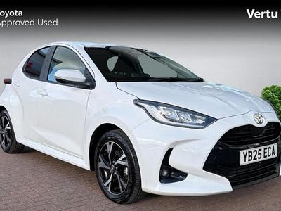 Used Toyota Yaris Hybrid Design 116 HP (85 kW) 2025 White Hatchback
