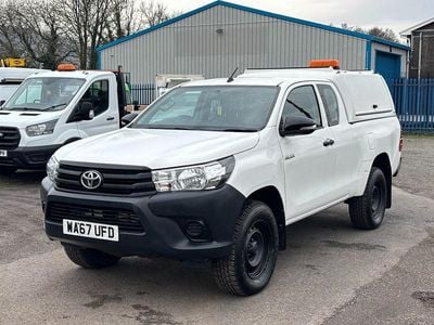 Used Toyota HiLux Active 150 HP (110 kW) 2017 White Pickup