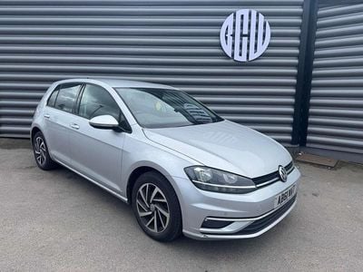 Begagnad VW Golf VII Match 115 HK (84 kW) 2019 Silver Halvkombi