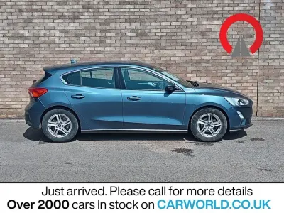 Usado Ford Focus Zetec 100 HP (73 kW) 2019 Azul Citadino