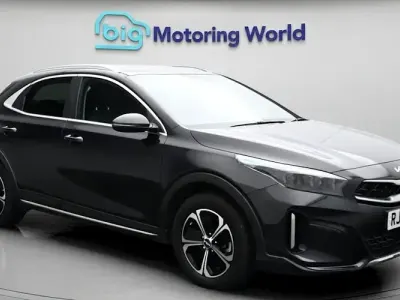 Usado Kia XCeed 141 HP (103 kW) 2022 Preto SUV