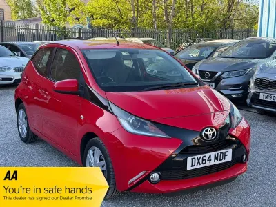 Begagnad Toyota Aygo x-press 2014 Röd Halvkombi